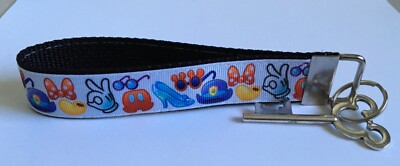 Key Fob Chain Holder Hands Free Lanyard Strap Disney Icons Mickey Opener Puller