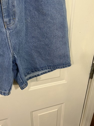 Vintage Honors Woman's Denim Shorts. Size 16. 6" Inseam. - Picture 6 of 14