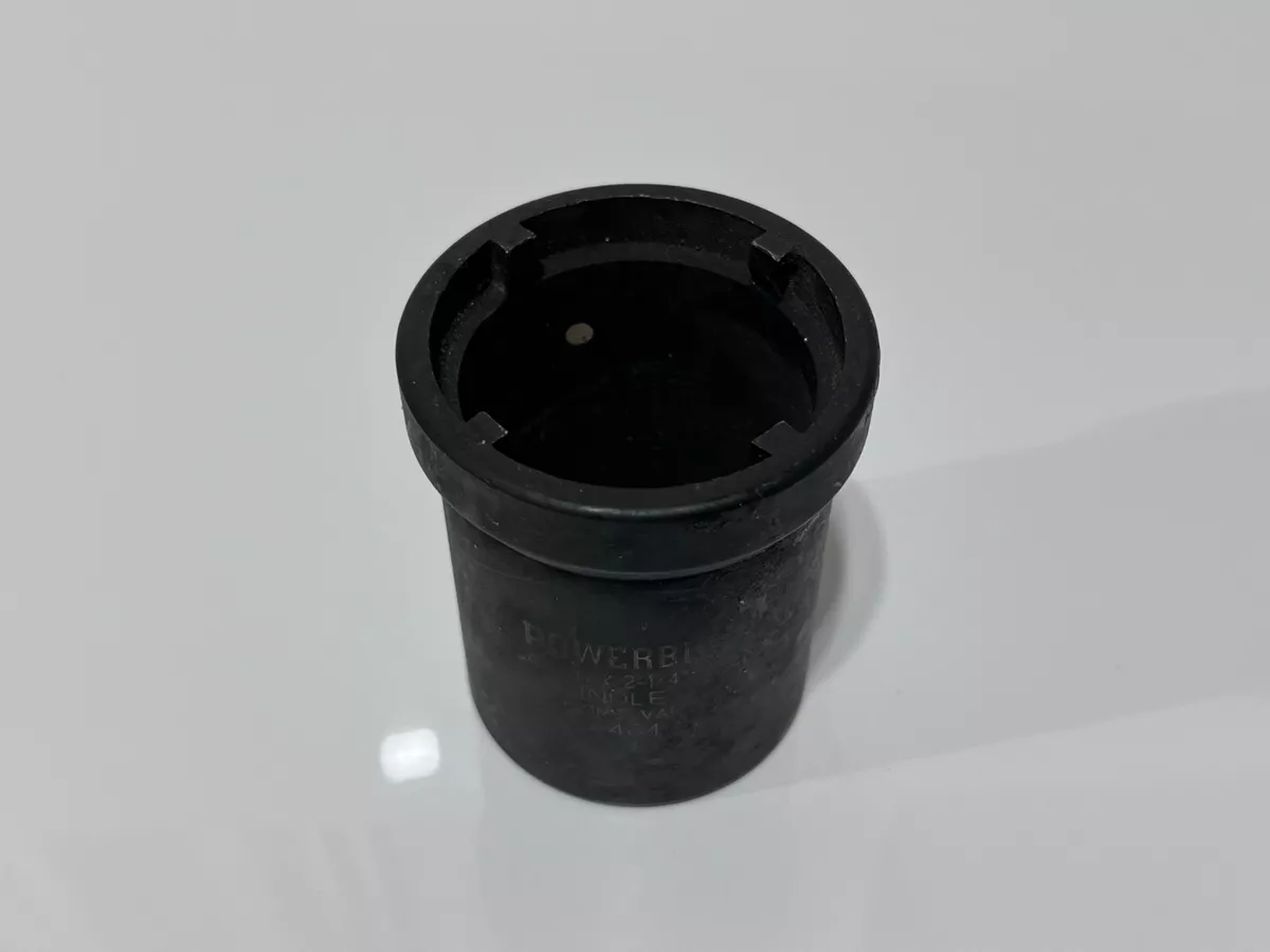 Spindle nut deals socket