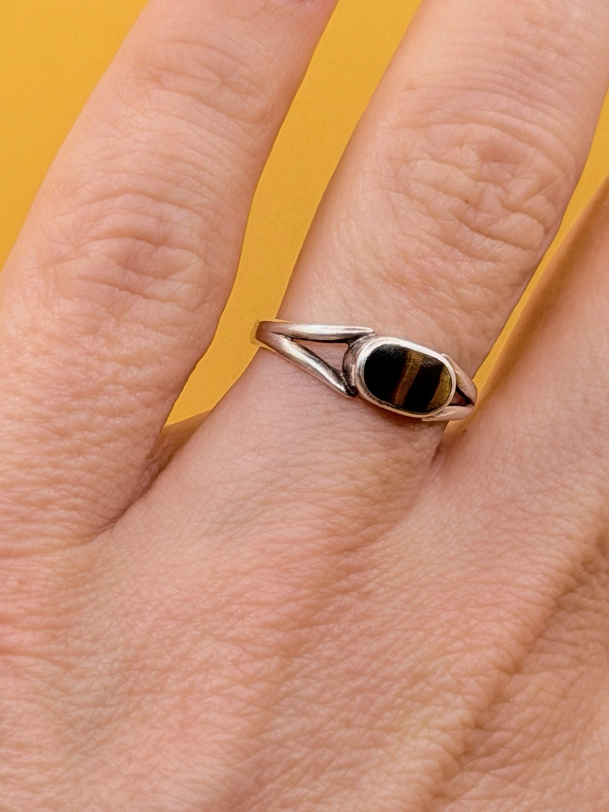 sterling silver ring features a natural tiger's eye Uk Size L#149 image 5
