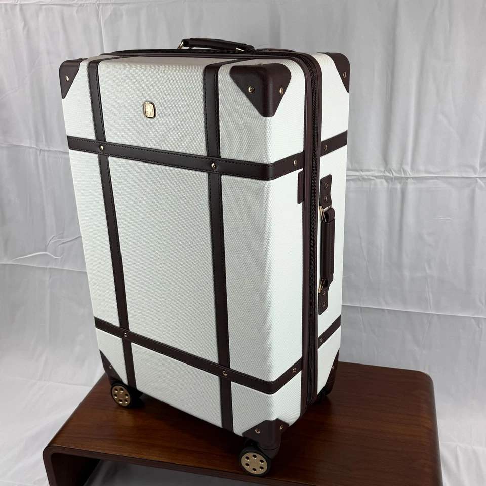 SwissGear 7739 Hardside Luggage Trunk, White, 2-Piece Set (19/26) - Image 4 of 4