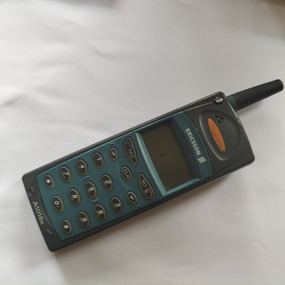 RETRO VINTAGE BRICK PROP VINTAGE 2G ERICSSON A1018S UNGEPRÜFTES TELEFON 