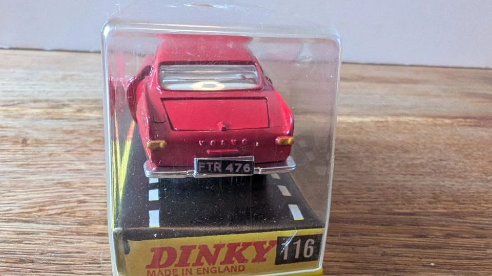 DINKY TOYS VOLVO 1800S ROUGE REF 116 ORIGINAL - Photo 4/4