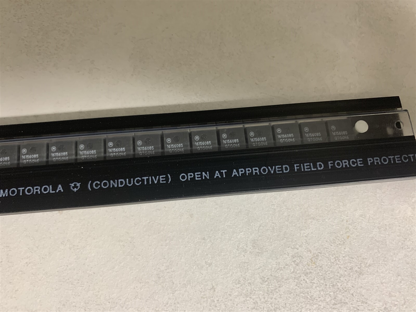 NOS In Plastic Genuine Motorola QTY 250 Pieces 16156085 Integrated Circuit G3-2