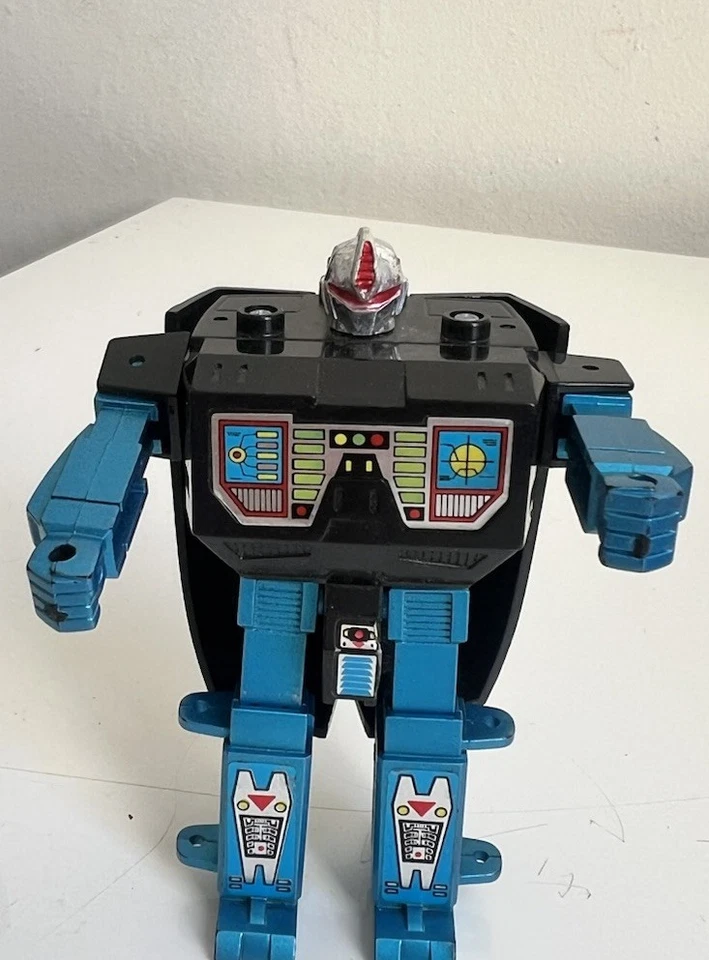 Convertors Insectors: vintage Creeper cockroach Incomplete  - Image 3 of 4