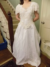 FOREVER YOURS Bridal Wedding Dress Sz 10 White Elaborate Beading 3 ft train VGUC