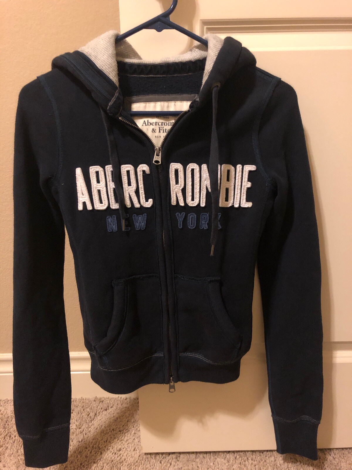 New With Tags Abercrombie u0026amp; Fitch Zip Up Hoodie Women's Size XS Logo  Full Zip | eBay