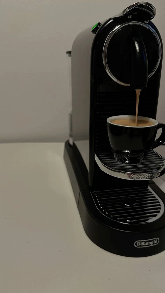Nespresso De'Longhi EN267.BAE Citiz & Milk Kapselmaschine - Schwarz | Gebraucht