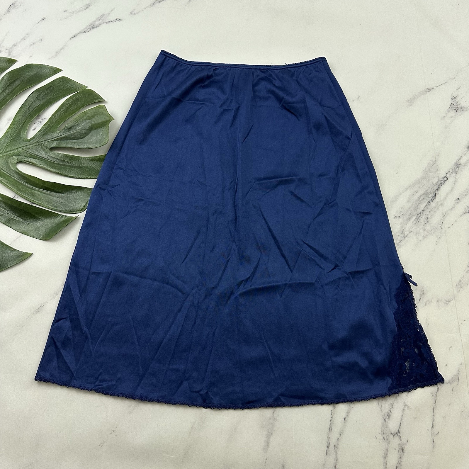 Maidenform Vintage Slip Skirt Size 27 S Navy Blue Lace Trim Sw...