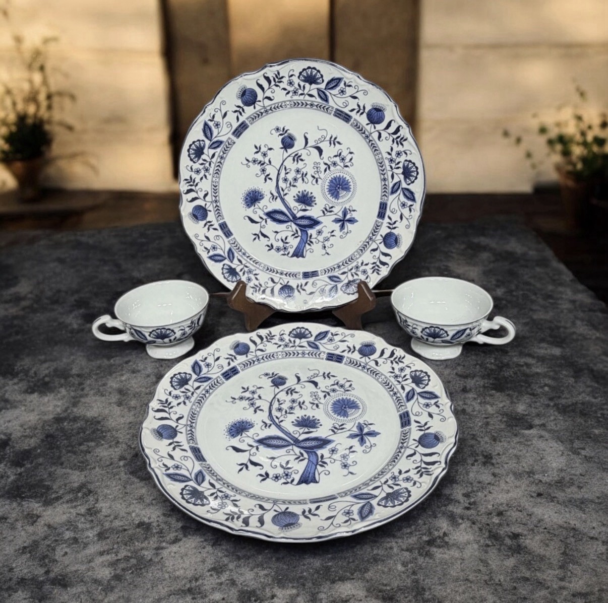 Vtg Sone China Japan Blue Onion #3318 Pattern 2 Dinner Plates/ 2 Cup Set Cobalt