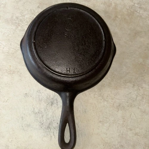 Vintage Lodge 3 Notch No. 3 Cast Iron Skillet , "5D" 3SK 1930’s-1950’s