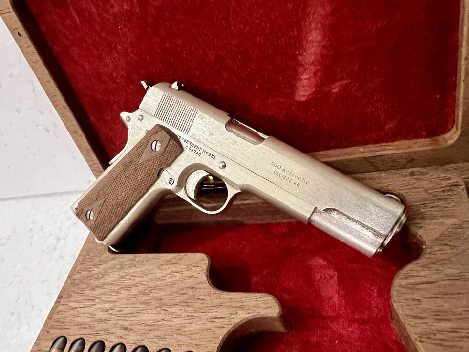 Colt miniatura de plata de ley 1911 escala 1/3 Foto 3 de 4