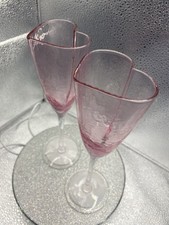 GLASSES SET 2 HEART SHAPED CHAMPAGNE FLUTES PINK BNWOT UNUSED GIFTS