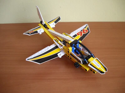 LEGO Technic 42044 Display Team Jet