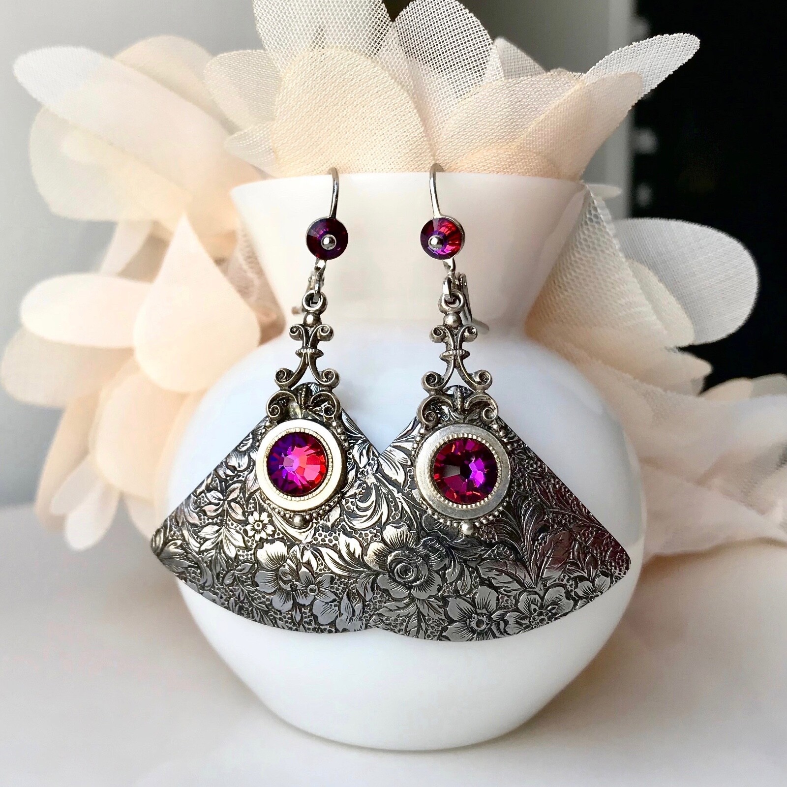 Boucles d'oreilles dormeuses fleurs cristal Swarovski Volcano pour femme