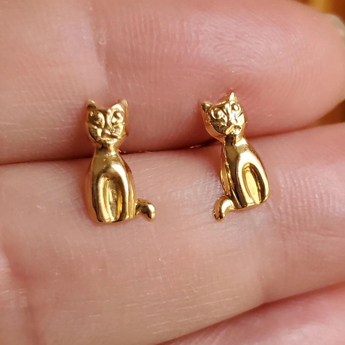 Update more than 147 gold cat stud earrings best seven.edu.vn