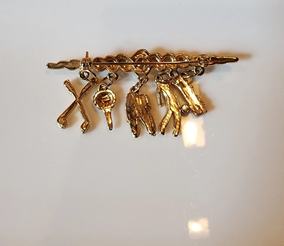 Broche de golf dorado con 5 dijes una gran idea de regalo Foto 3 de 4