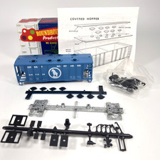 HO Scale Roundhouse  1441, 2 Bay Covered Hopper, Great Northern, GN 71950 NOS