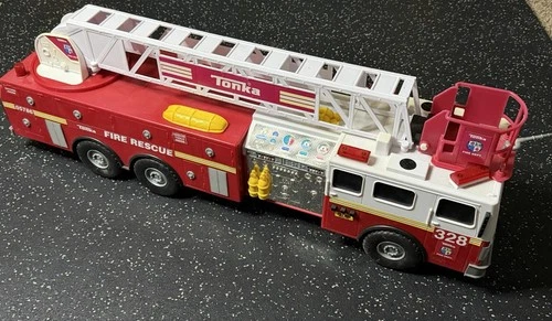 Tonka Fire Rescue Truck 328. Hasbro 2008. Working. Tested