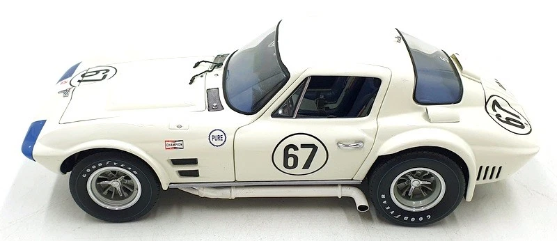 Exoto 1/18 scale 18021 - Corvette Grand Sport coupe Road America 500 1964 #67 - Image 3 of 4