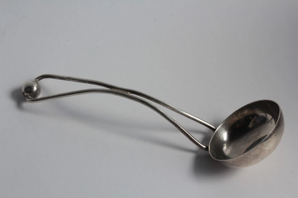 CARTIER Silver Curved Handle Serving Spoon Ladle Sauce Ladle (59763)
