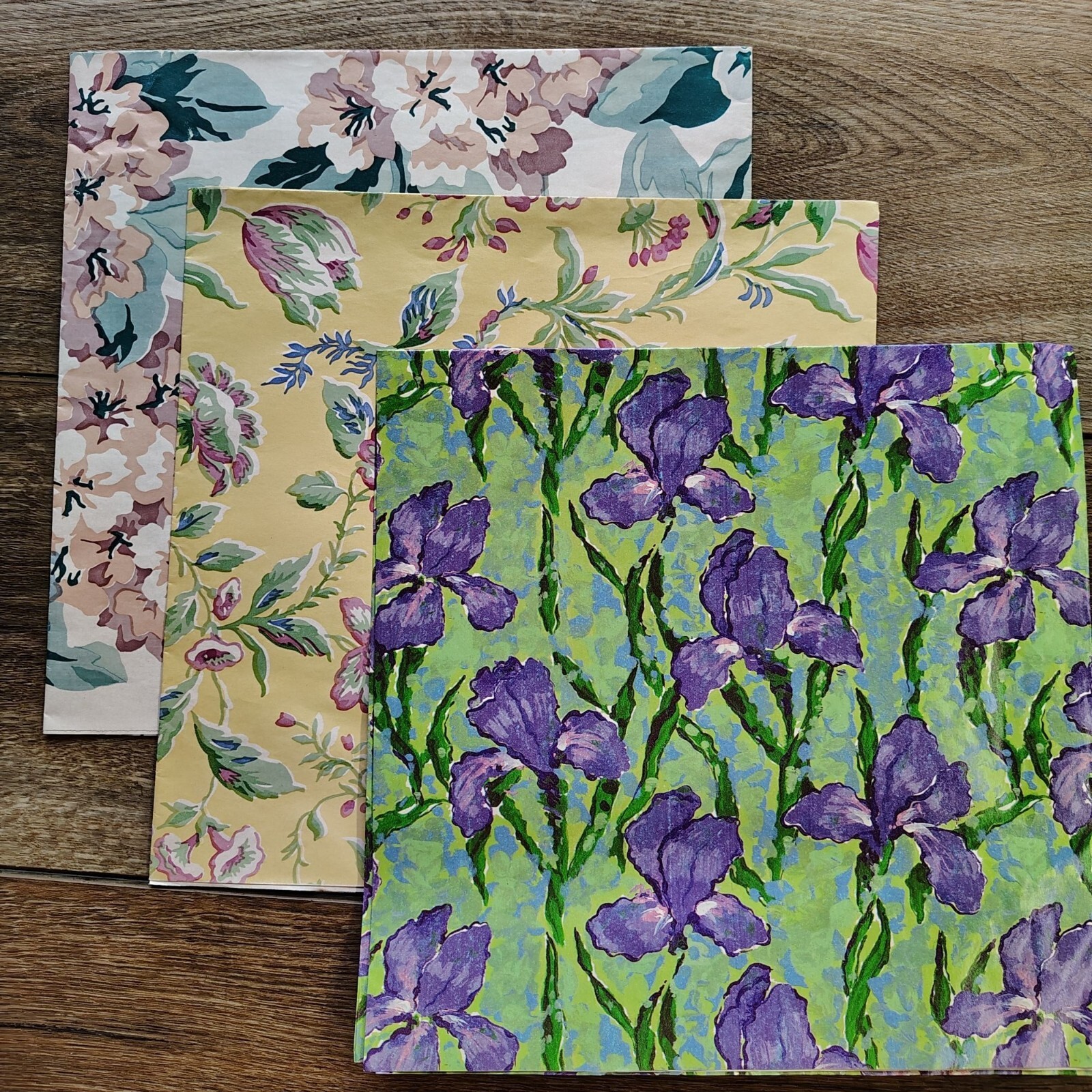 Gift Wrap All Occasion Iris Floral - 3 Sheets 20x30