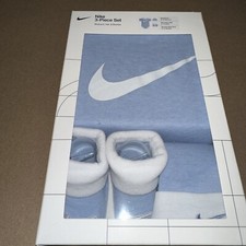 Nike 3-Piece Set Bodysuit, Hat And Booties Baby 6-12 Months Light Blue  White