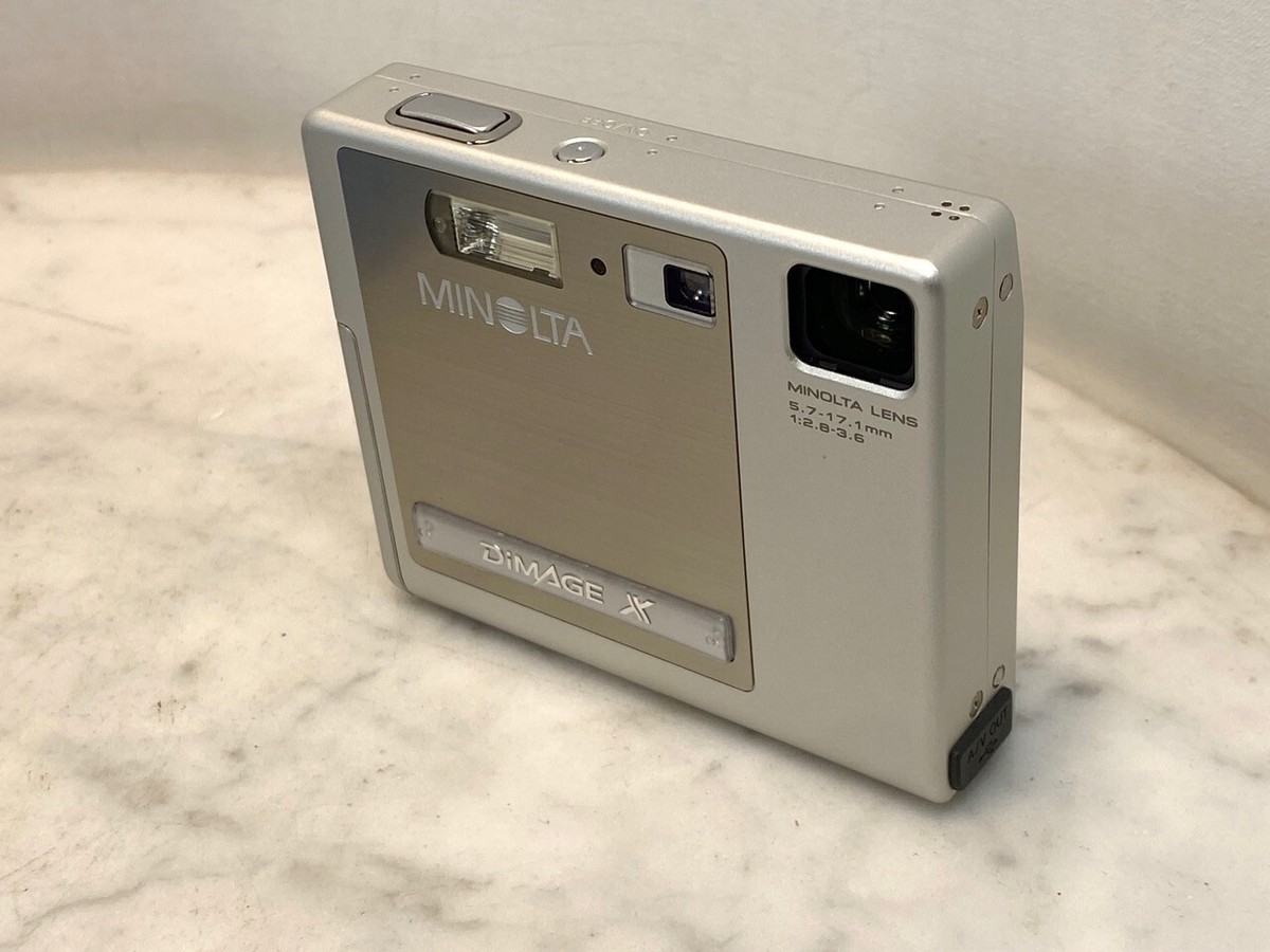 Vintage MINOLTA DIMAGE X Digital Camera. 3X Zoom 2mp in Box