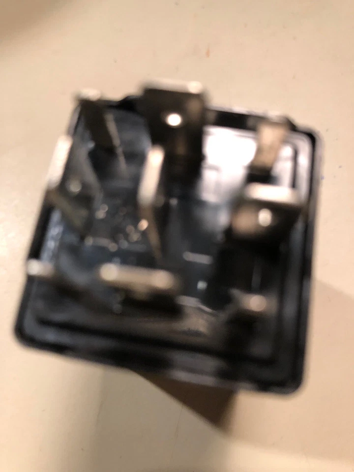 Hazard Warning Flasher-Flasher Relay MOPAR W0133-2331490-MPR - Image 2 of 3