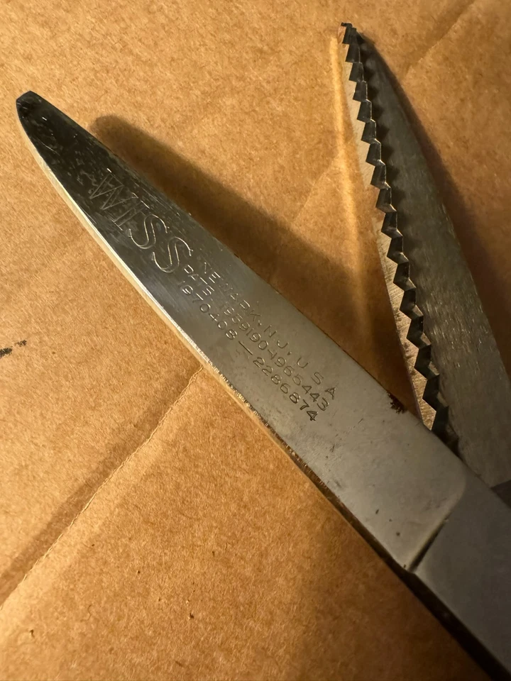 Vintage Wiss Model C Pinking Shears Sewing Fabric Crafting Scissors 9.25"L - Image 2 of 4