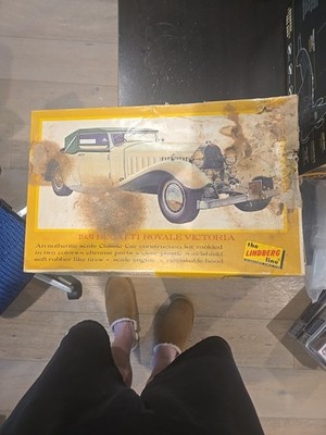 1/24 Lindberg 1931 Bugatti Royale Victoria Model Kit 679:300