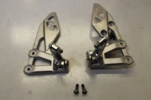 BRACKET,FR FOOTREST,R