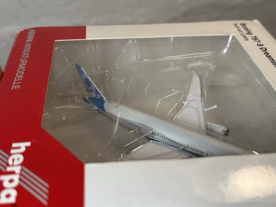 HERPA Roll Out Delivery Boeing 787-9 Dreamliner - 1/500 N789EX (NEW IN BOX) - Image 3 of 4