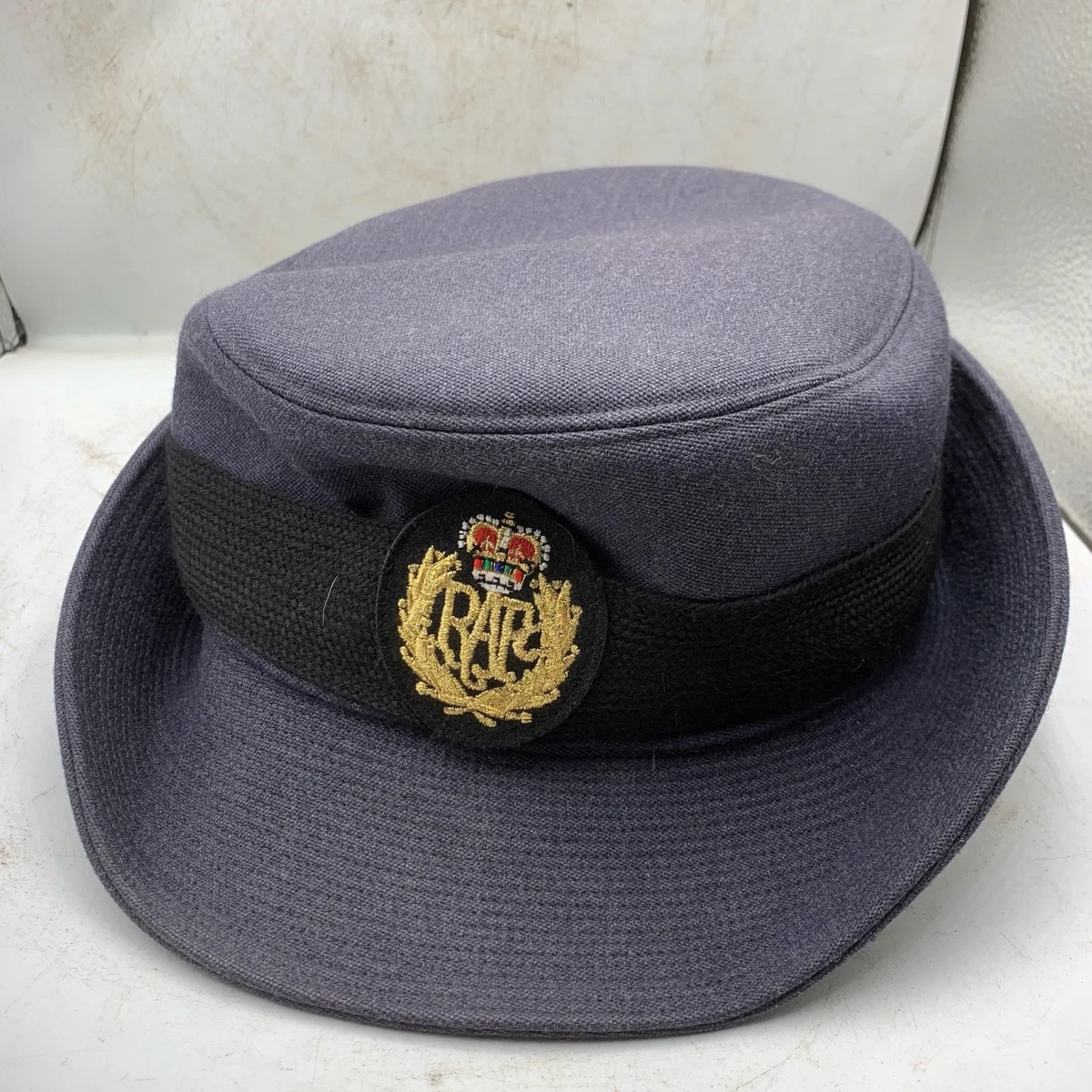 RAF  Air Force ピークドキャップ　放出品 RAF Air Force ピークドキャップ 放出品 ROYAL NAVY PEAK CAP