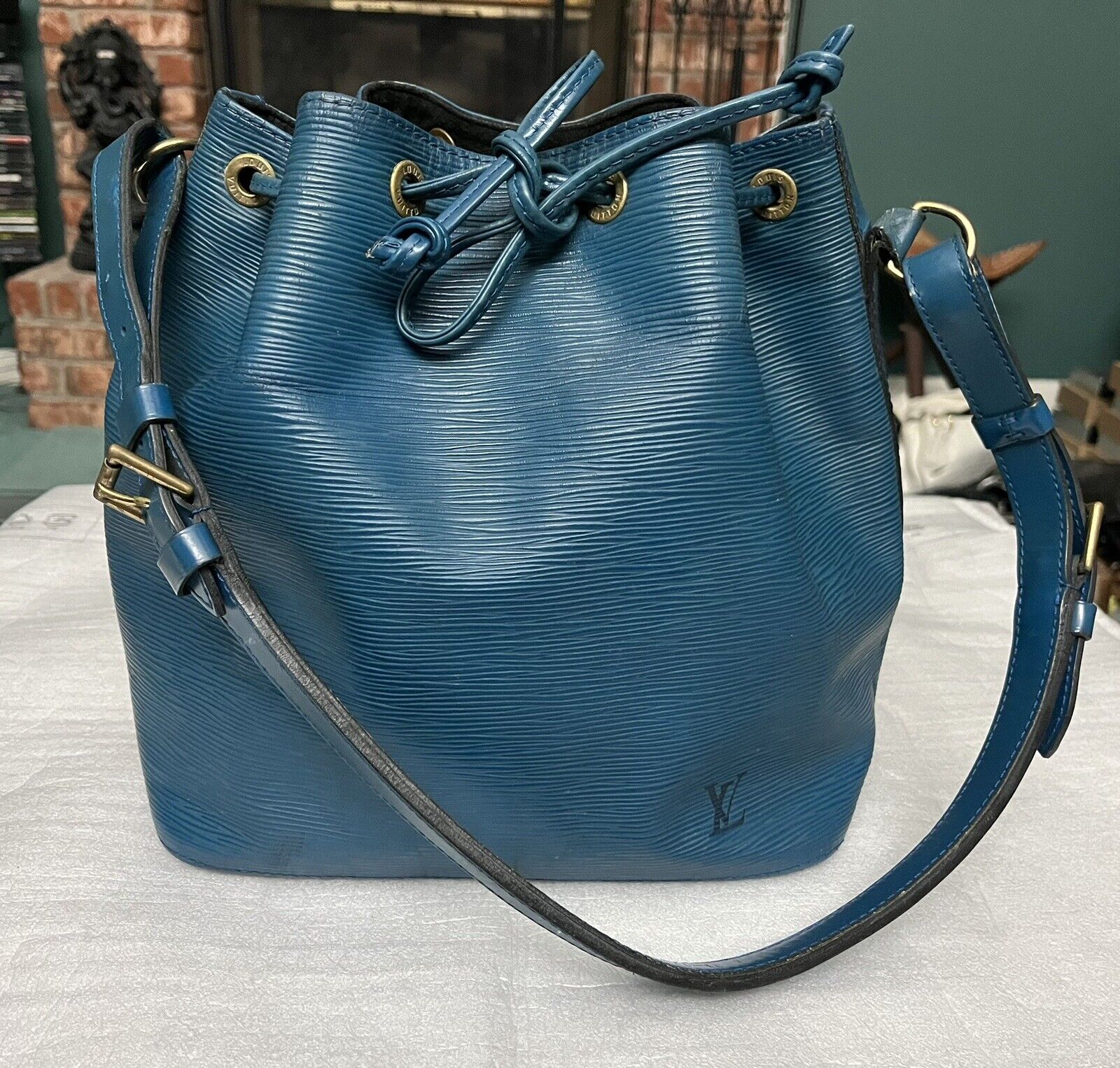 Louis Vuitton Petit Noe Shoulder Bag Handbag Blue EPI Leather M44105 - VERY  GOOD