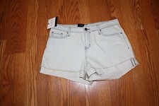 NWT Womens CALVIN KLEIN Blue Mist Light Denim Shorts Size 4