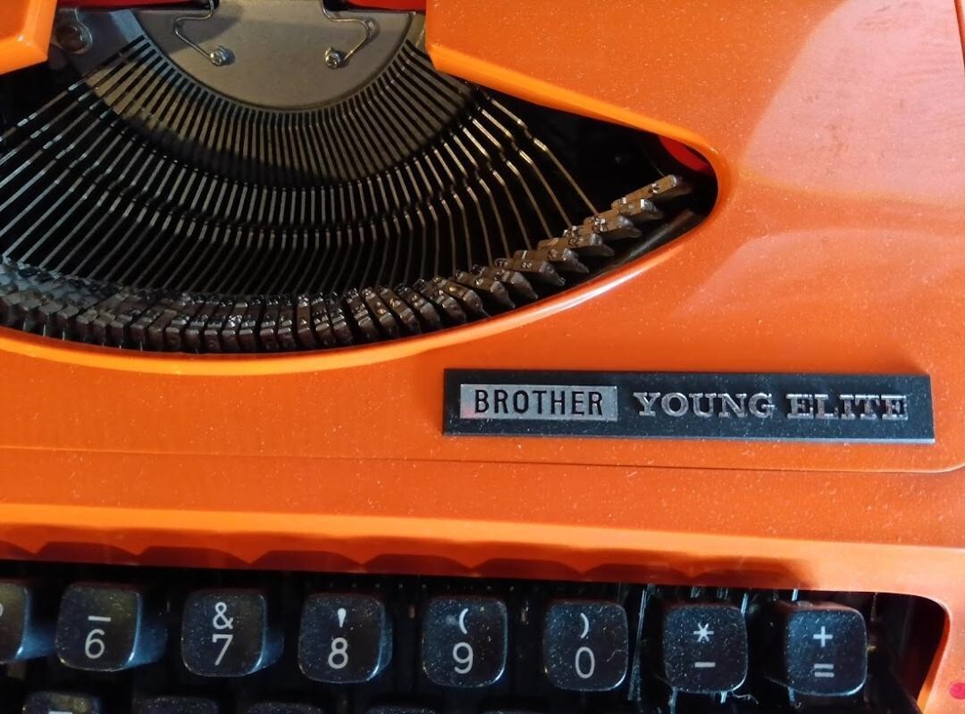 Typewriter Brother Young Elite Working Vintage Made in Japan