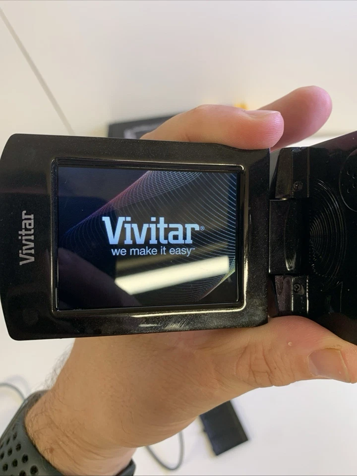 Vivitar Digital Video Recorder 810HD 8.1 Mega Pixels In Box With Wires & 8gb Sd - Image 3 of 4