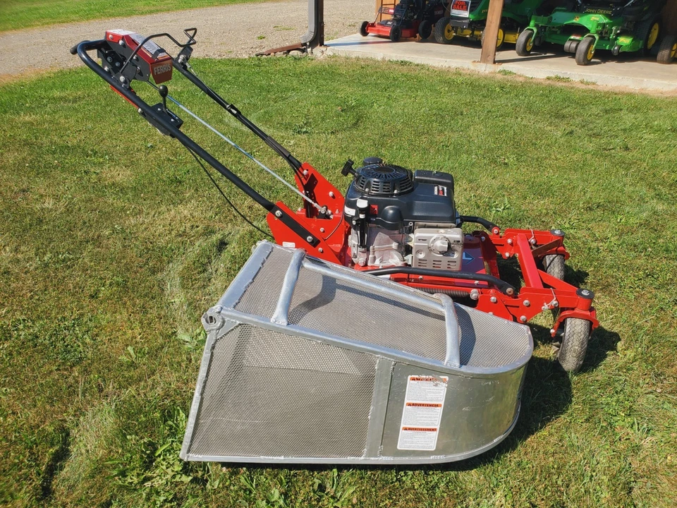 Cortacésped comercial Ferris FW15 2022 a pie detrás Foto 3 de 4