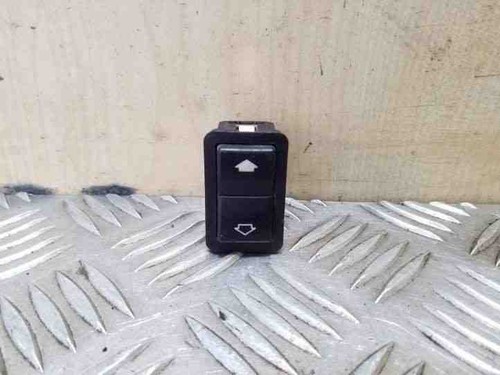 BMW 5 E39 Schalter für Fensterheber hinten links 8368974 3.00 Diesel 26118998