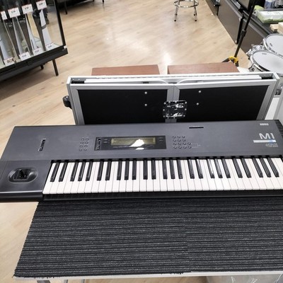 Korg M1R 61-Key Vintage Synthesizer Workstation Multi-Effects Processor
