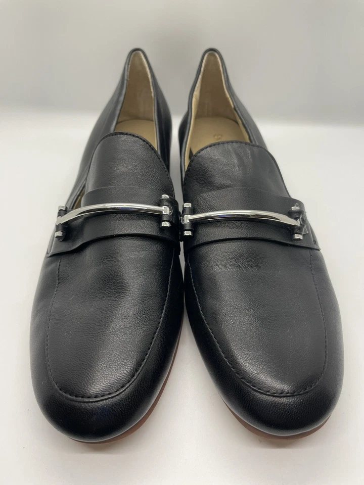 Mocasín Enzo Angiolini Taiden de cuero negro con barra plateada talla 8M Career Lux Foto 3 de 4