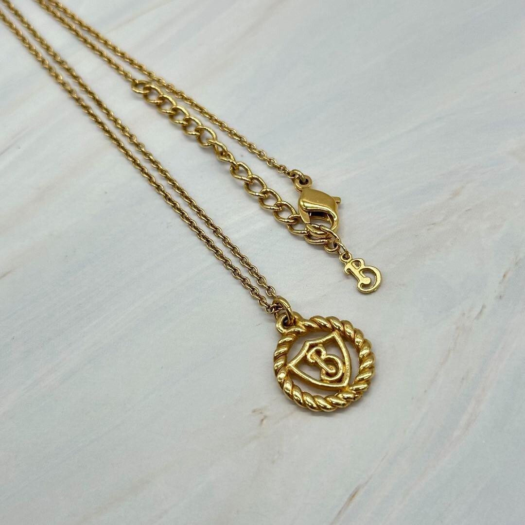 Burberry ネックレス　Bロゴ（一部劣化有り。商品説明をお読みください） Burberry's Gold Hardware B logo Necklace fashion Accessories