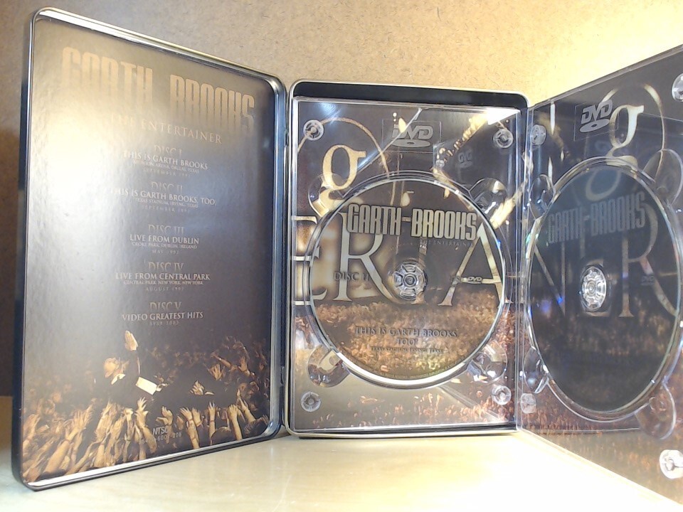 ガース・ブルックス Garth Brooks 「The Entertainer」 Garth Brooks - The Entertainer: DVD 2006 5-Disc Set | eBay