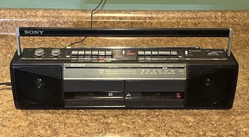 Sony CFS-W301 Sound Rider Dual Cassette Recorder AM-FM Stereo Radio Boombox 1988