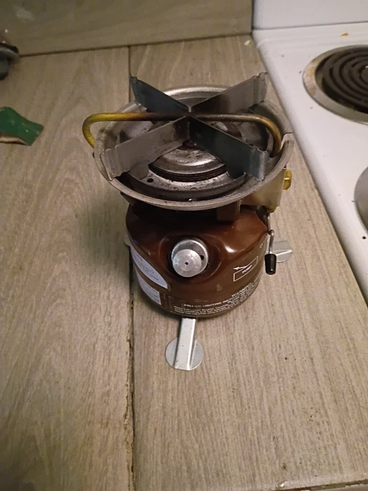 Печь для кемпинга Coleman Peak 1 модель 400 с металлическим корпусом и горшком 8/81 протестирована - Изображение 3 из 4