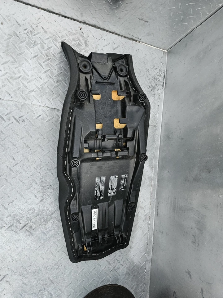 BMW 2012 F 650 GS SEAT GENUINE OEM LOT93 93BM2387 - M1808 - image 2 of 3