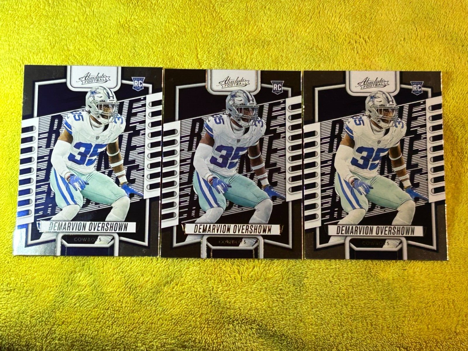 2023 Panini Score Yellow Parallel #186 Demarvion Overshown Dallas Cowboys (NM)