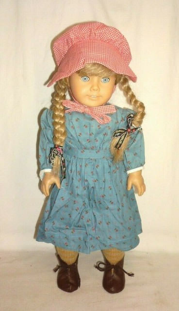 kirsten larson outfits