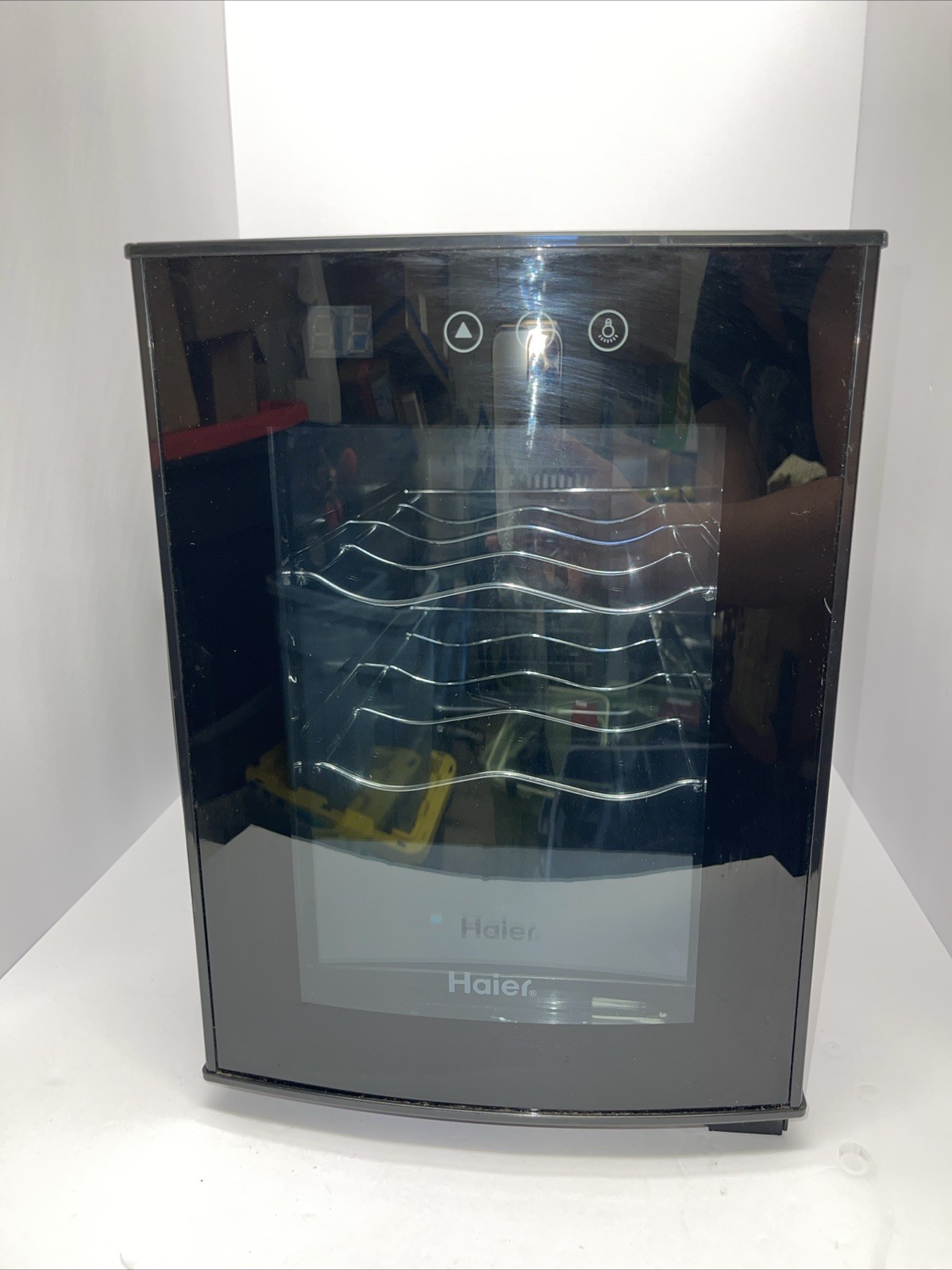 Haier 6 Bottle Thermoelectric Wine cooler Black 13.5&rdquo;high 